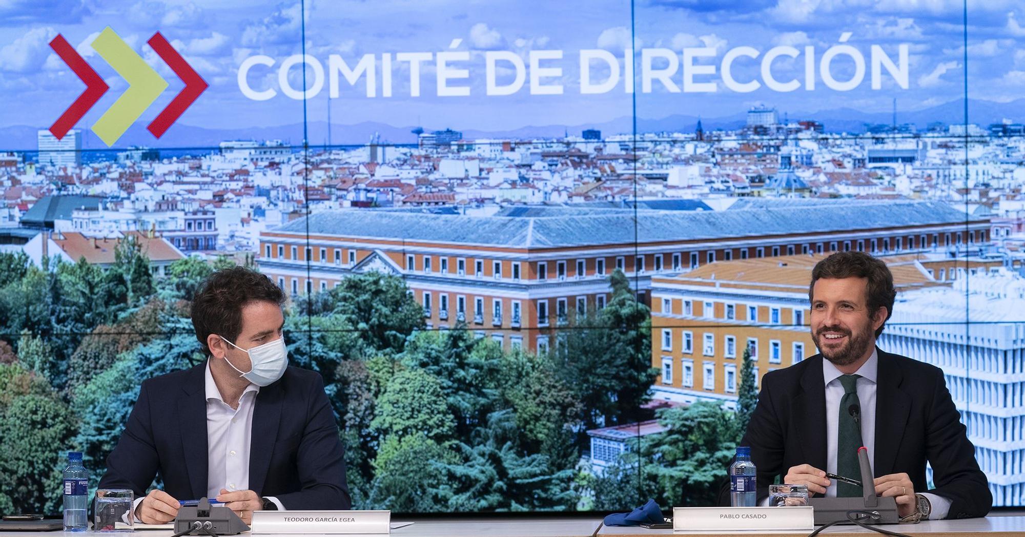 Pablo Casado y Teodoro García Egea en Comité de Dirección