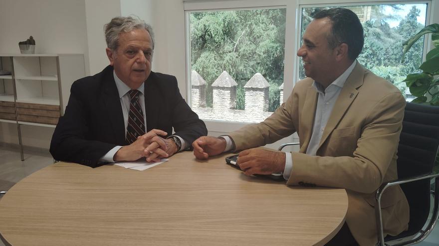 Salvador Fuentes se reúne con el presidente de la Diputación de Granada para abordar el futuro de la A-81
