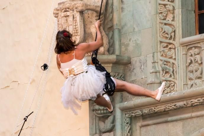 'Los Amantes del  Cielo', de Temudas Fest, en la Plaza del Pilar Nuevo