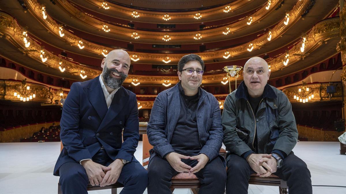 Barcelona. 09.04.2024. Cultura. Pierre Bleuse, director, Héctor Parra, compositor, y Calixto Bieito, director de escena y libretista de 'Orgia', ópera basada en una obra homónima de Pasolini, en el Liceu. Fotografía de Jordi Cotrina