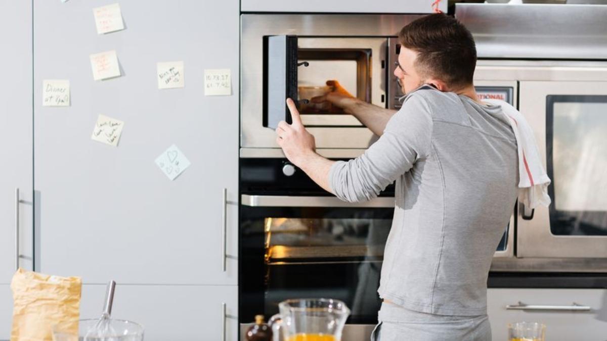 El microondas, gran olvidado de la cocina, es un buen recurso para preparar algo rápido