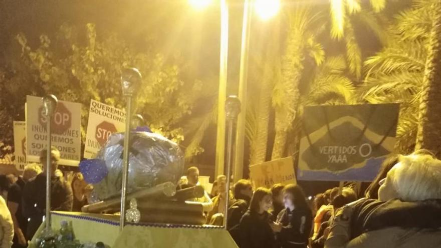 Protesta vecinal en Santiago de la Ribera por la crisis del Mar Menor