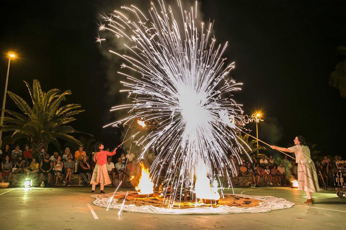 Con ‘Olea’, Visitants reafirma su apuesta por un teatro de calle poético, accesible y comprometido.