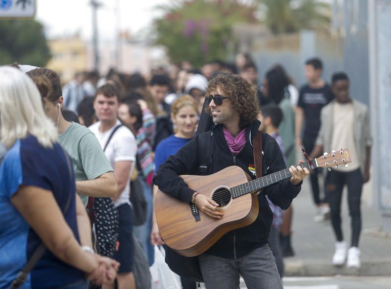 Decenas de alicantinos en el casting de OT en València