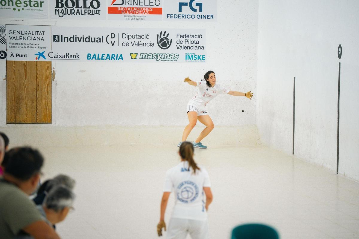 Victoria i Ana en la final de l'Individual 2024