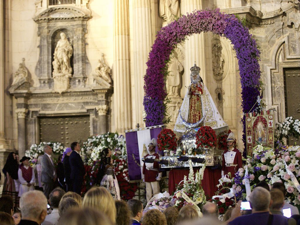 Ofrenda de flores a la Virgen de la Fuensanta en Murcia