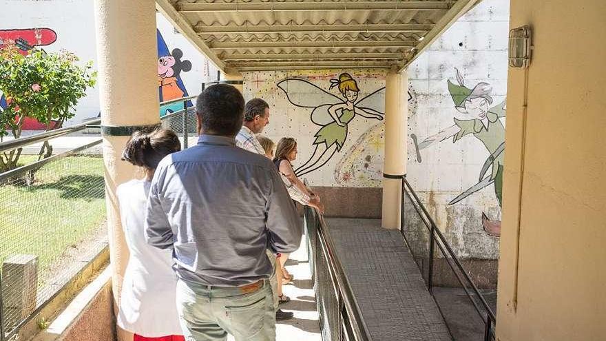 Una visita institucional, por parte de la Diputación, a la guardería &quot;La Veguilla&quot;.