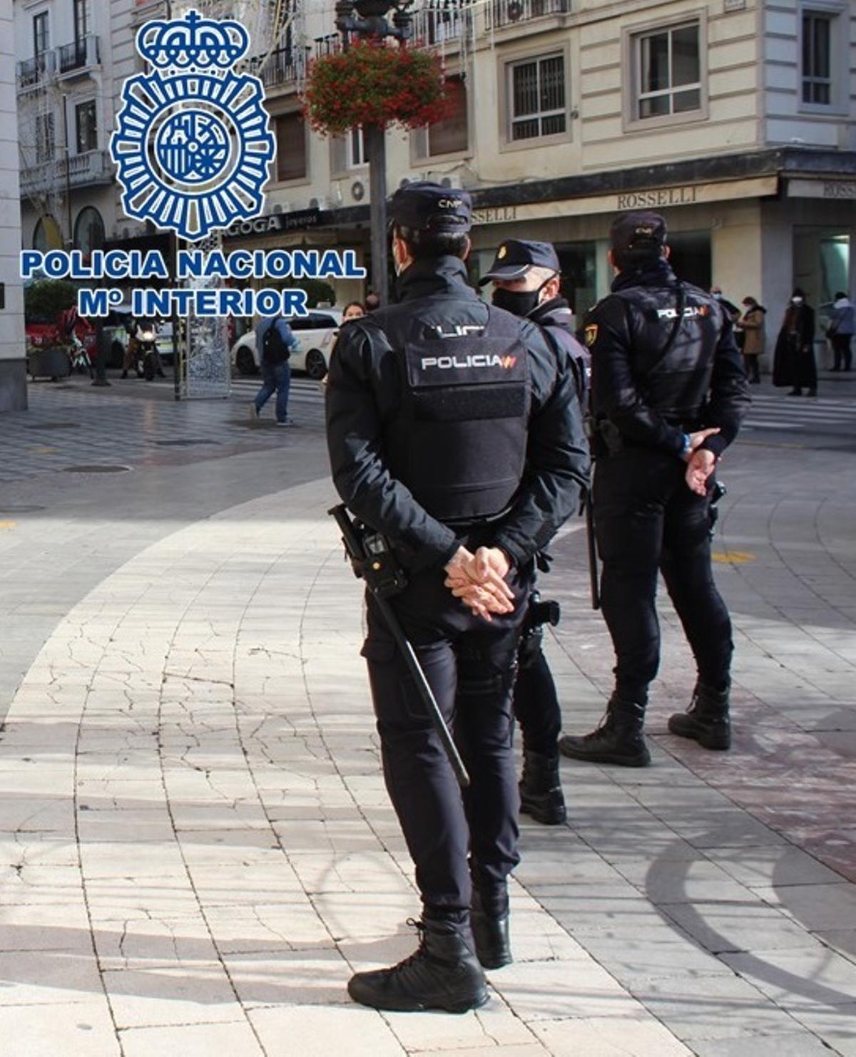 Detenidos dos hombres por el robo con fuerza en un establecimiento de ...