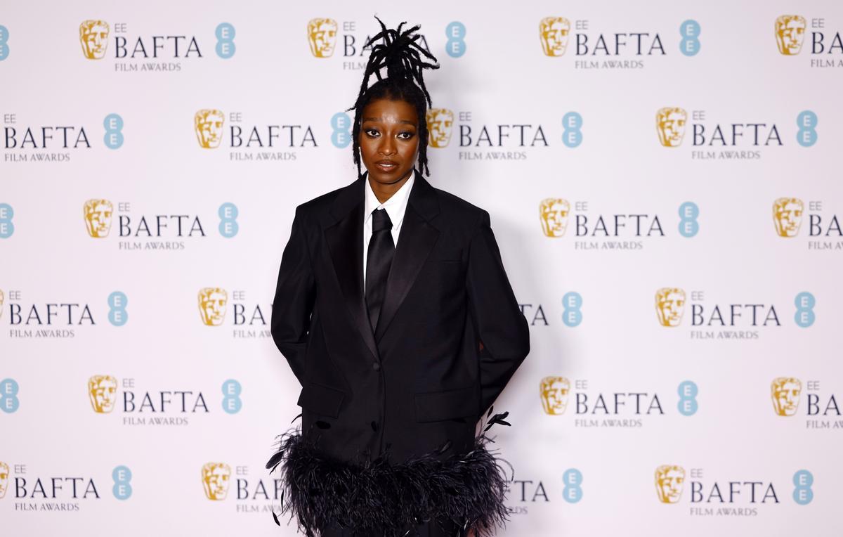 London (United Kingdom), 19/02/2023.- Little Simz poses in the press room of the 2023 EE BAFTA Film Awards ceremony at the Southbank Centre, in London, Britain, 19 February 2023. The event is hosted by the British Academy of Film and Television Arts (BAFTA). (Reino Unido, Londres) EFE/EPA/TOLGA AKMEN *** Local Caption *** TEST CAPTION
