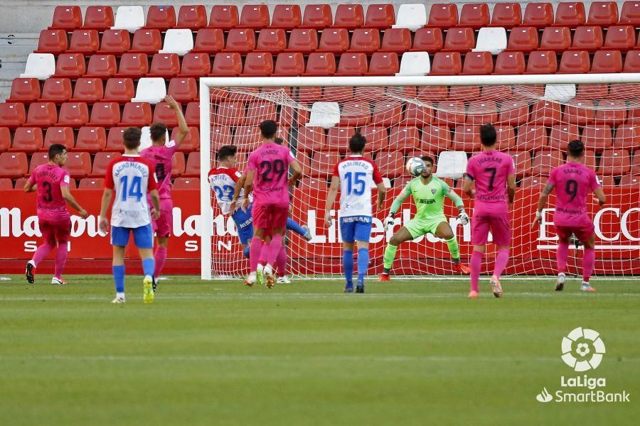 Partido del Sporting y el Málaga CF de la Liga SmartBank.