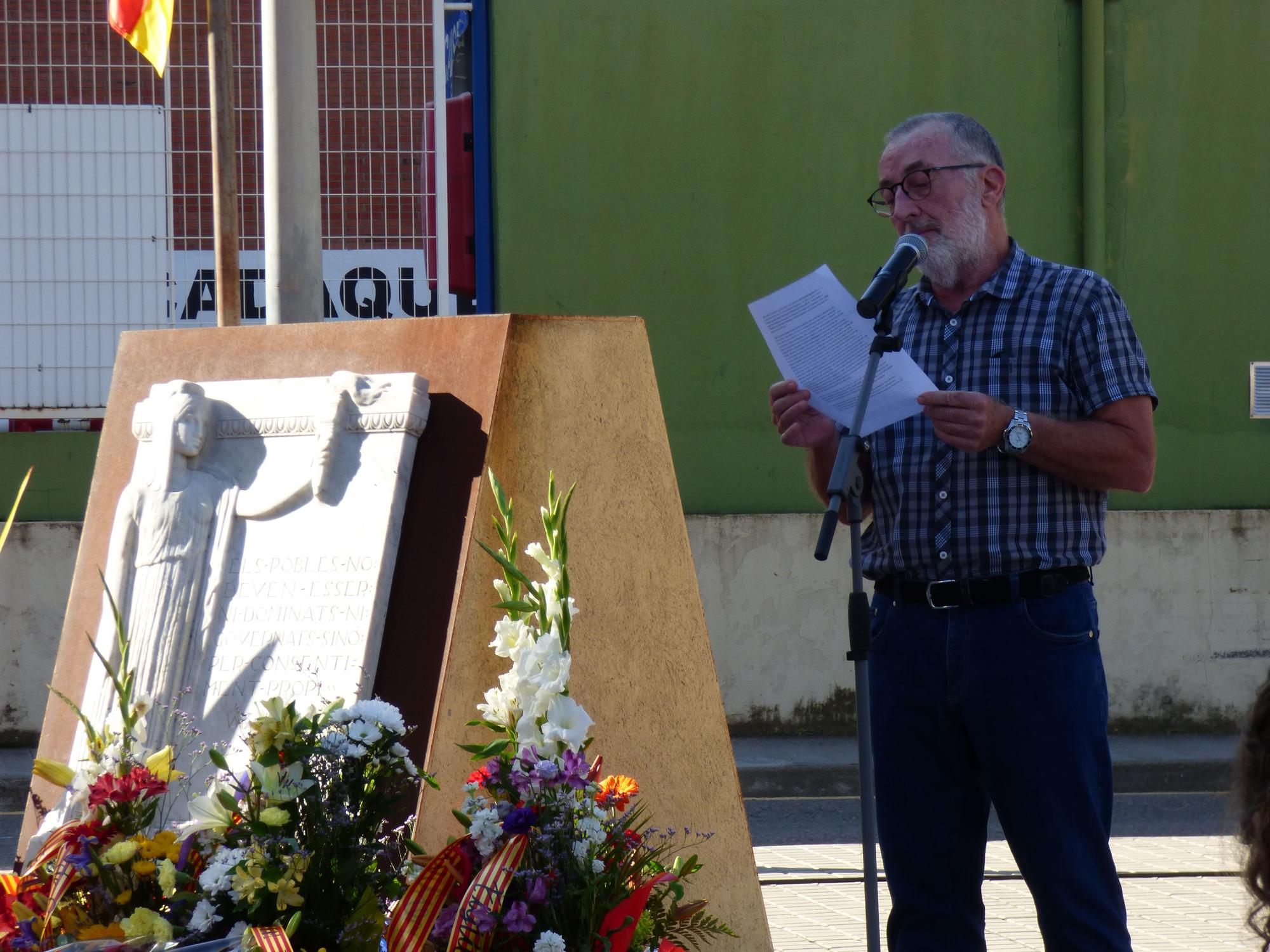 Figueres celebra l'acte institucional de la Diada a la plaça Frederic Marès