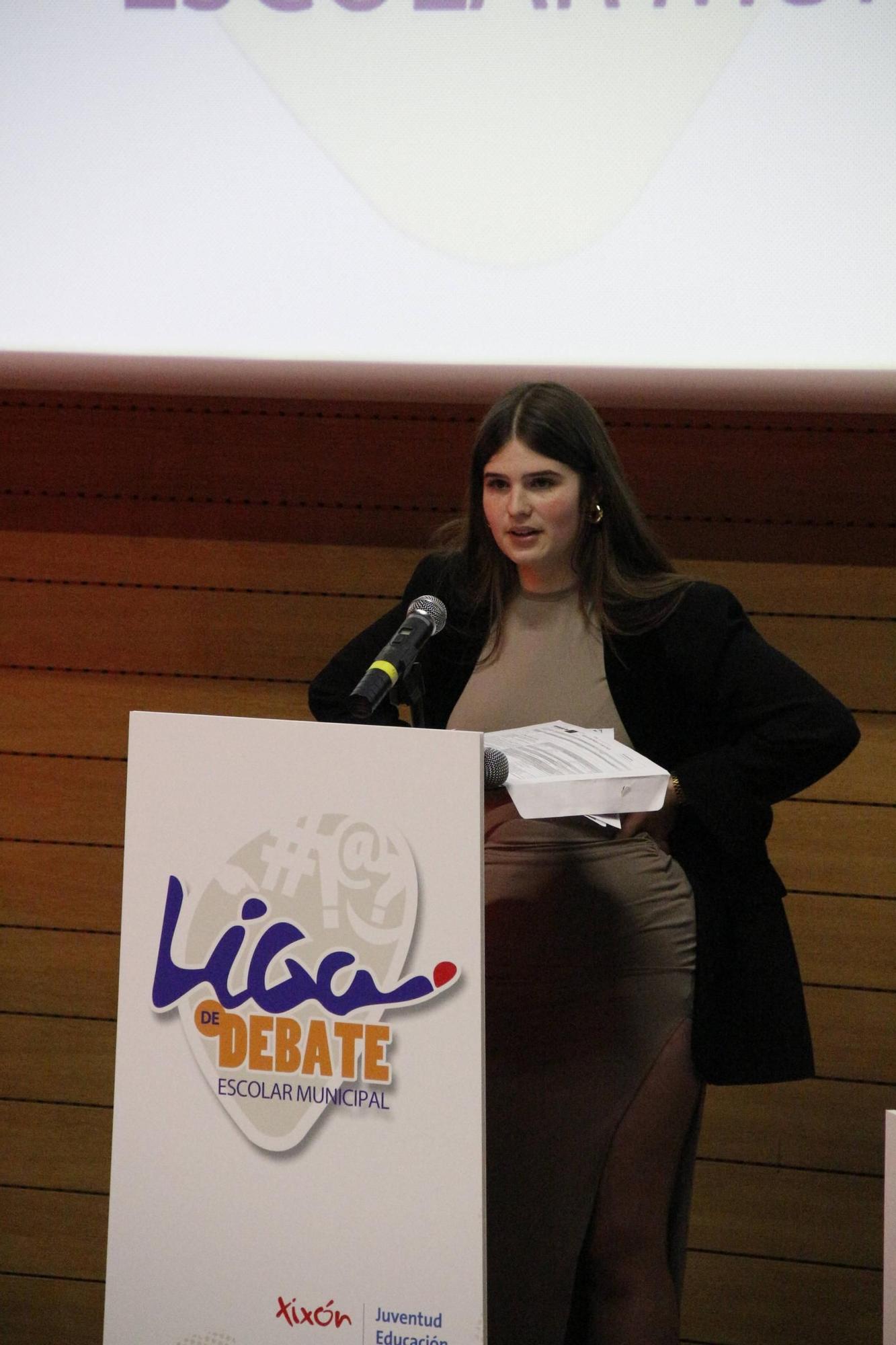 La semifinal de la Liga de Debate Escolar Municipal de Gijón, en imágenes