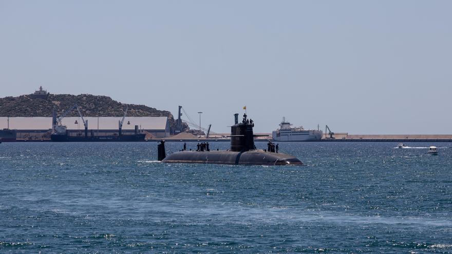 El submarino Isaac Peral se estrena en las aguas de Escombreras