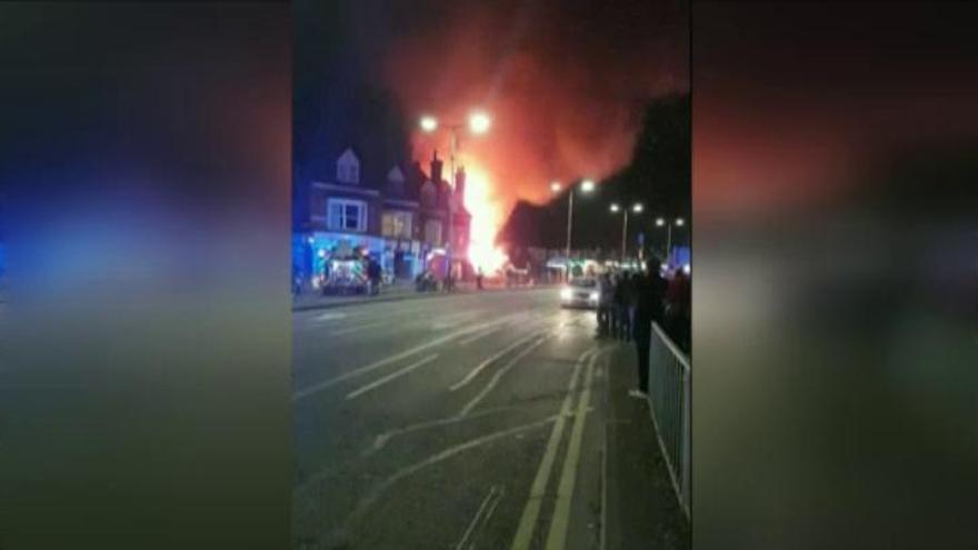 Cuatro muertos por una explosión que derrumbó un edificio en Leicester
