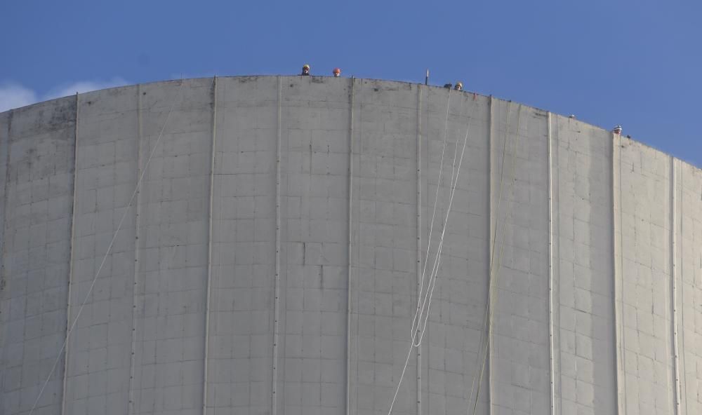 Greenpeace protesta contra el carbón en Meirama