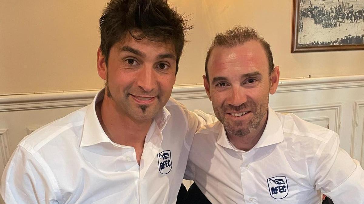 Javi Alonso, a la izquierda, con Alejandro Valverde