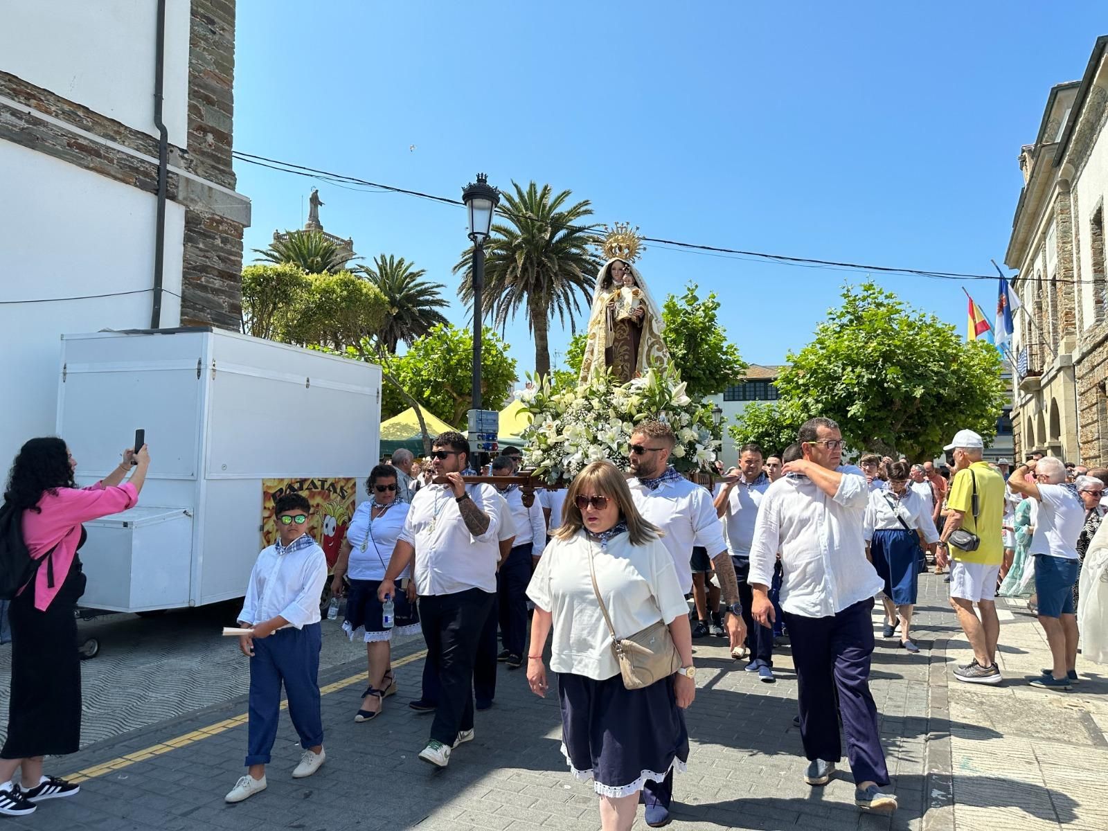 EN IMÁGENES: La procesión de la virgen del Carmen en Tapia de Casariego