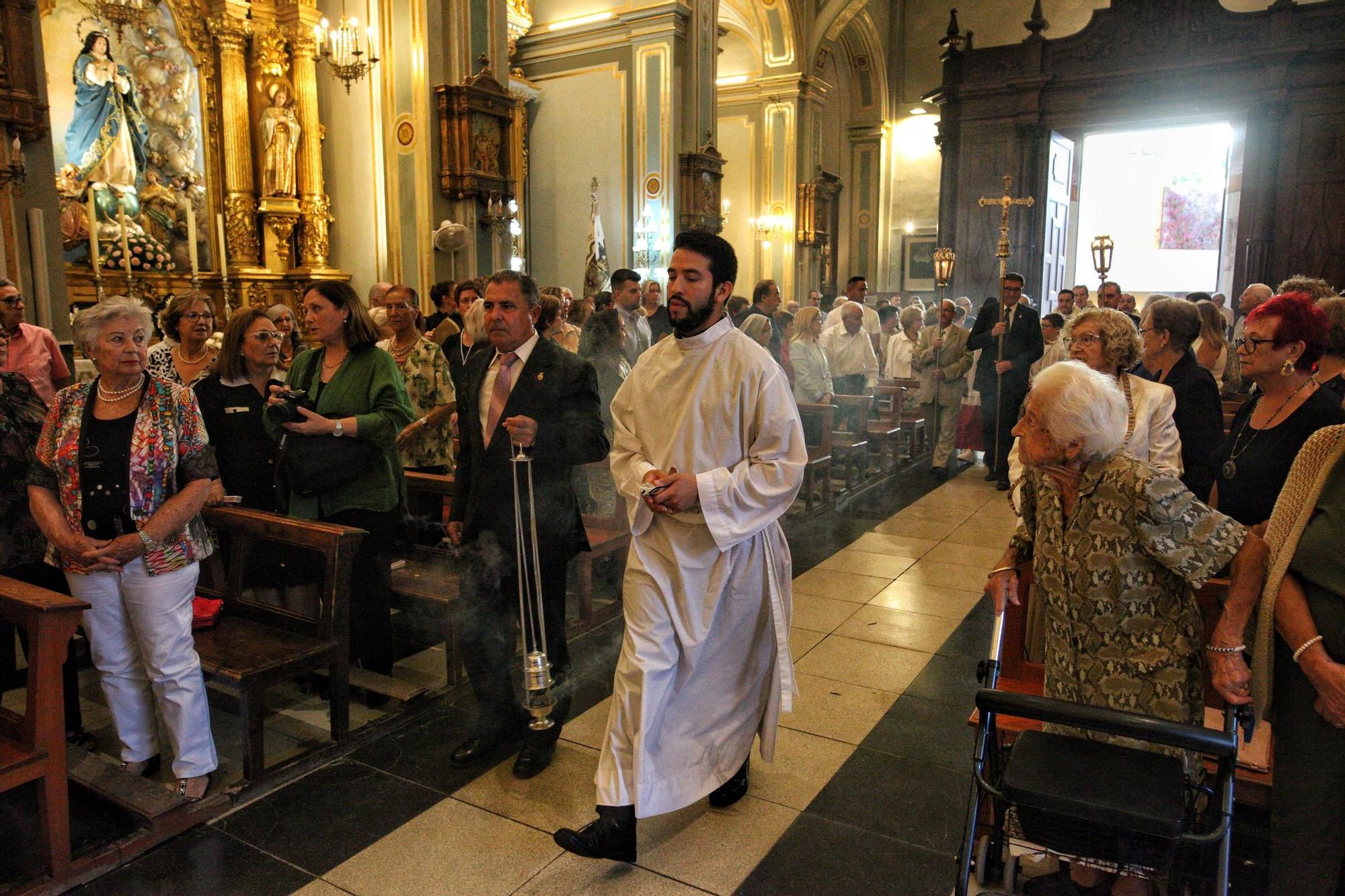 Las mejores imágenes de la ofrenda a la Mare de Déu del Roser en Almassora