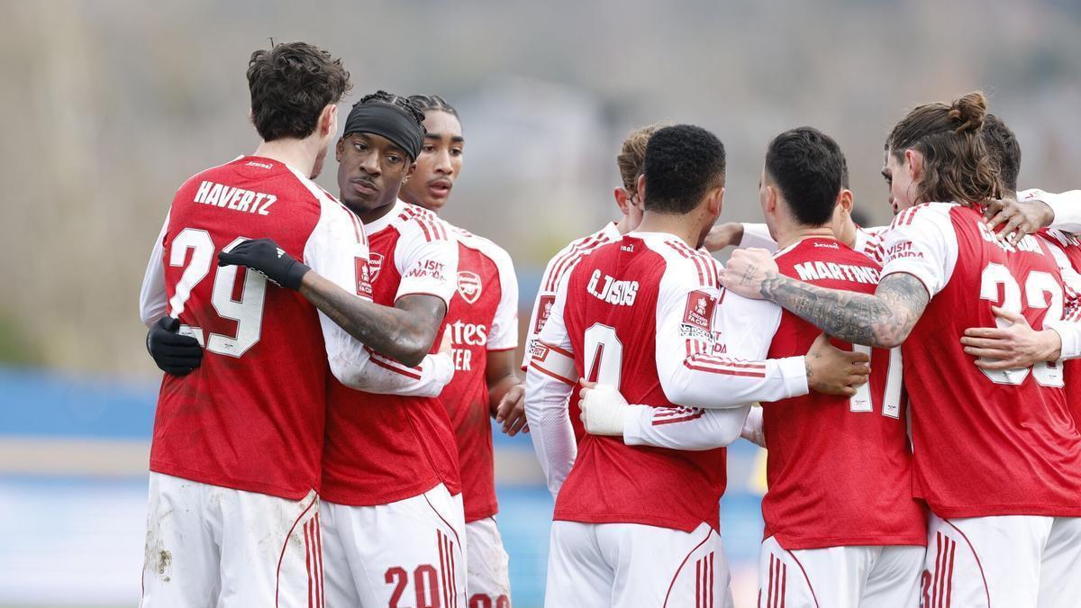 El Arsenal sufrió ante Mansfield Town