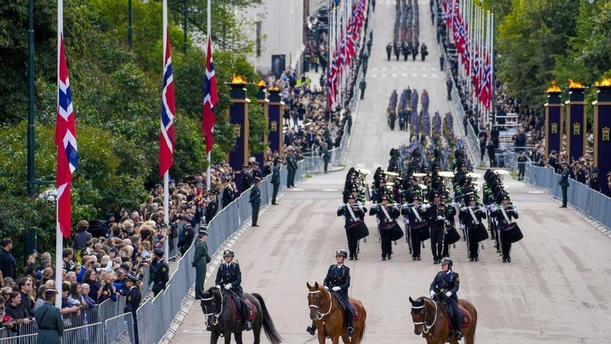 Die Trauerprozession von Harald V. von Norwegen in Bildern