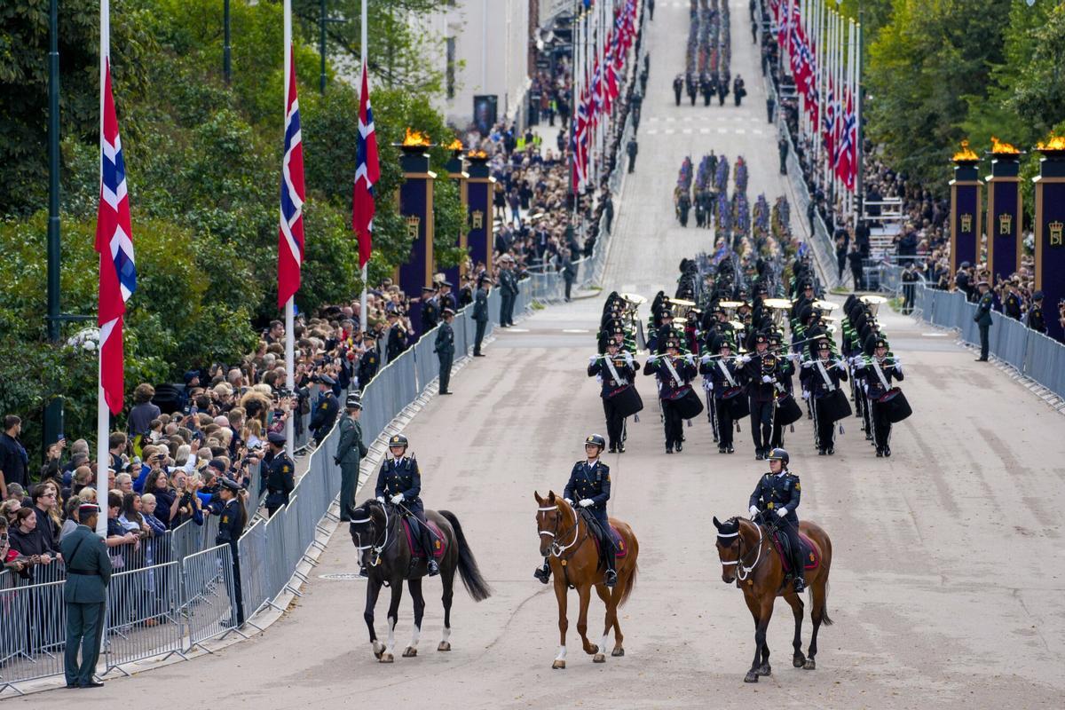 El cortejo fúnebre de Harald V de Noruega.