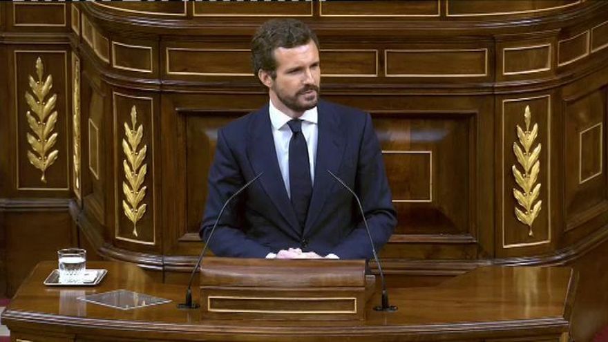 Casado amenaza a Sánchez con no apoyar el estado de alarma y Lastra le pide que tenga "el lomo más duro"