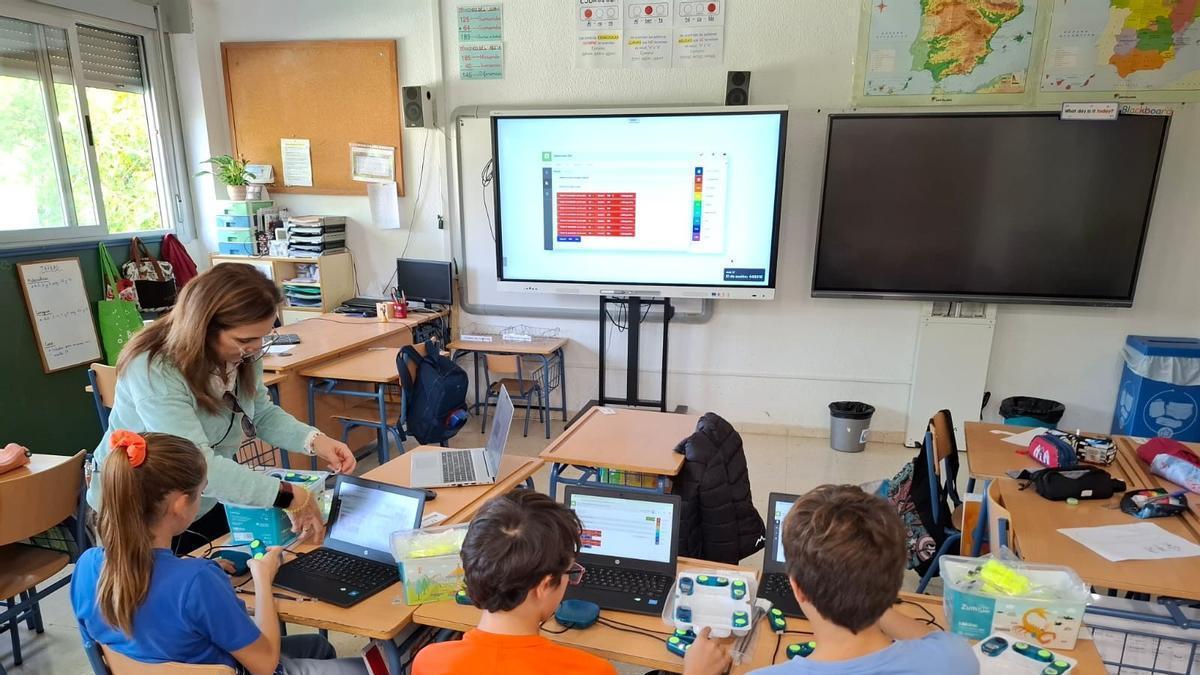 Alumnos en un colegio de Lucena, en una imagen de archivo.