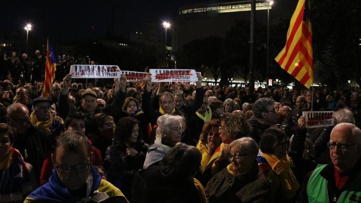La concentración de Plaça Catalunya convocada por la ANC y Òmnium Cultural.