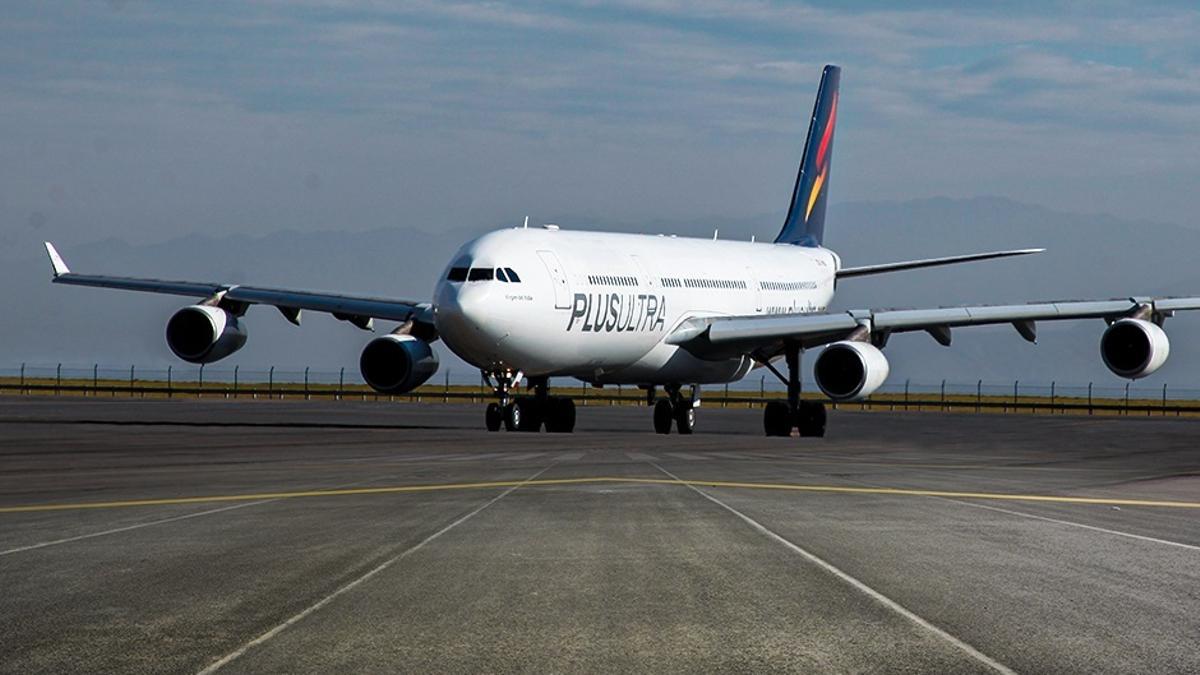 Archivo - Avión de Plus Ultra Líneas Aéreas.