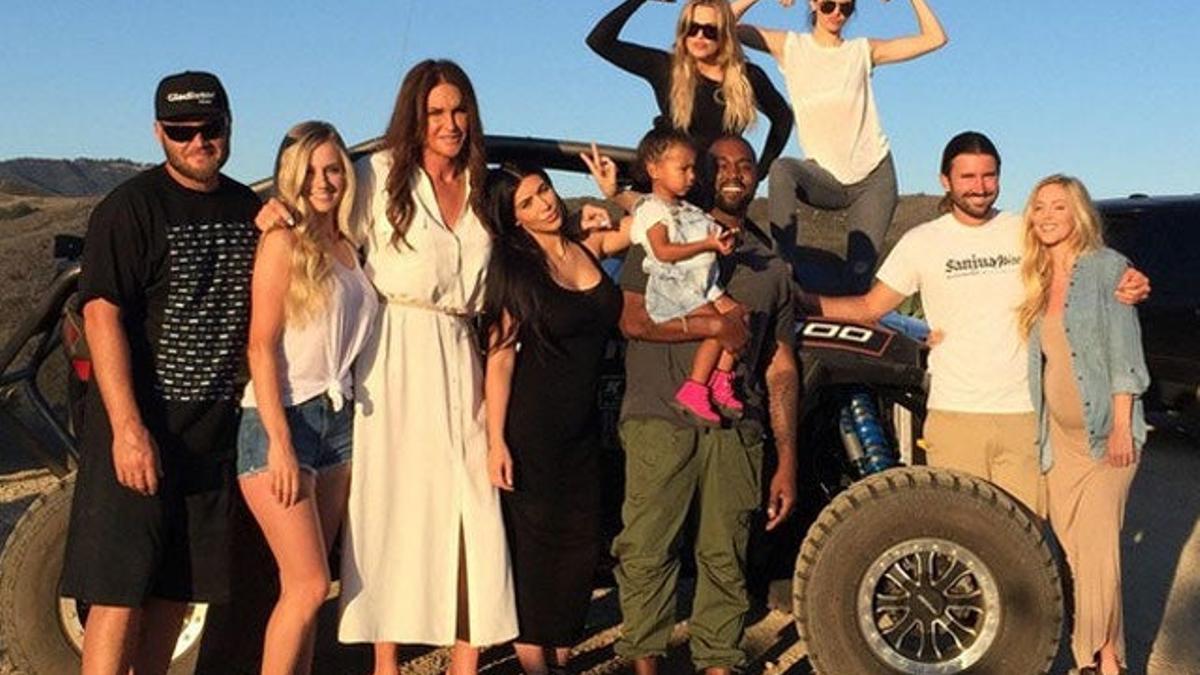 Caitlyn Jenner celebra el Día del Padre rodeada de gran parte de los suyos