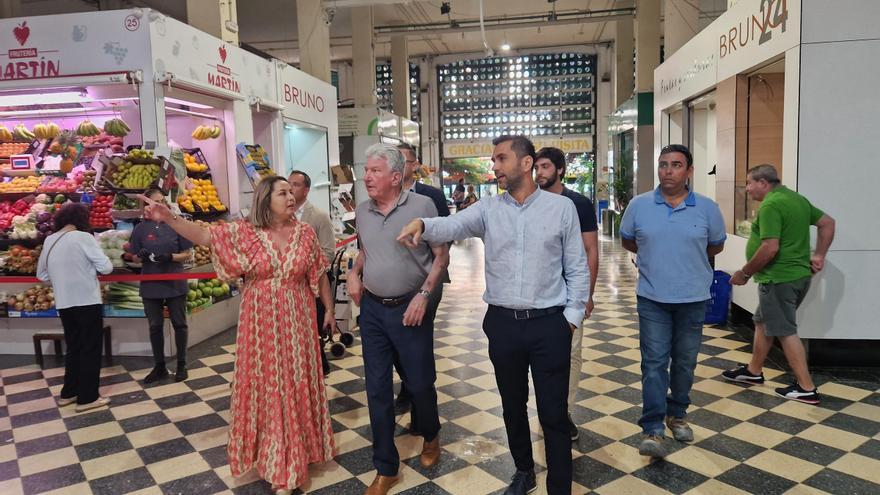 Pedro Quevedo supervisa las obras del Mercadona en el Mercado Central de la capital