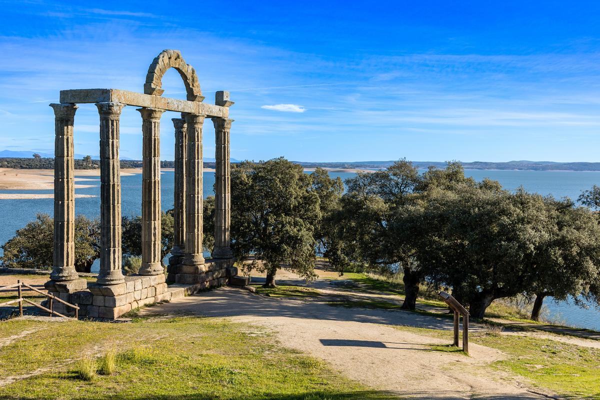 Las ruinas que se encontraron en el embalse de Valdecañas
