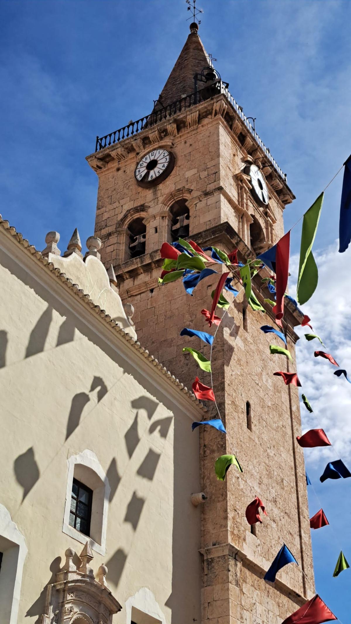 La torre de la iglesia de Santa María, cuyos forjados es necesario reforzar para devolver el reloj restaurado