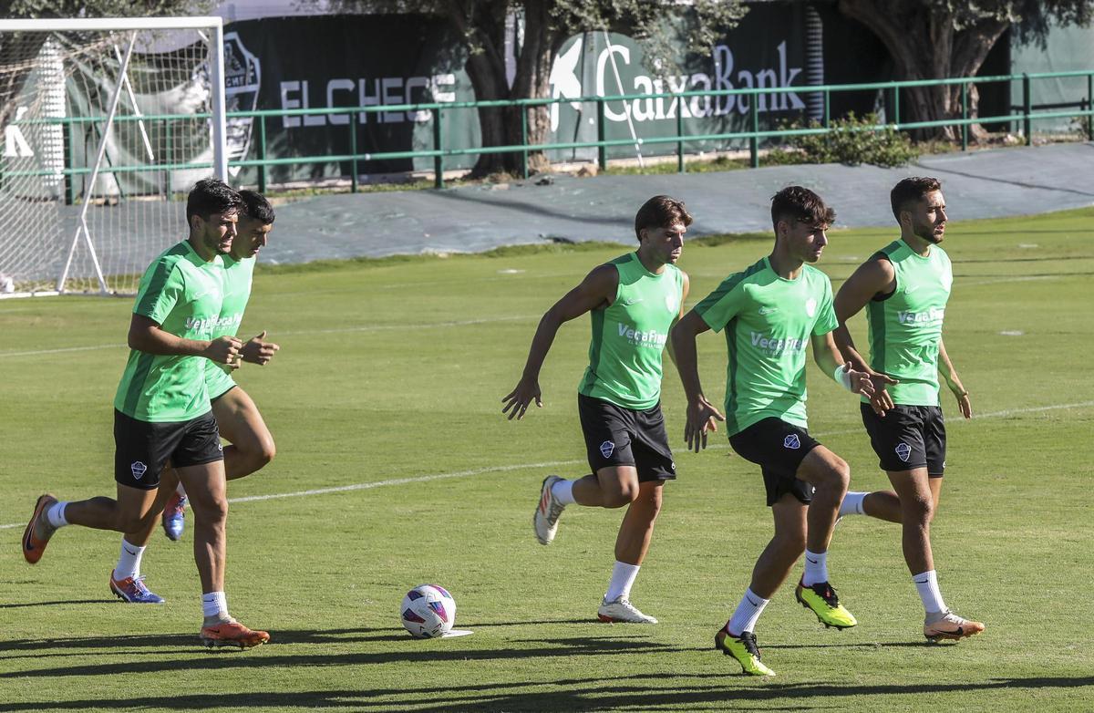 El Elche cambia el lugar de entrenamiento para aislar al equipo