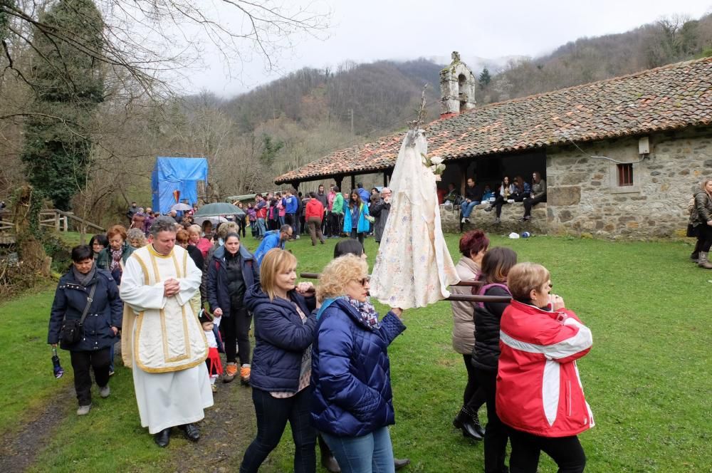 Romería en Piedracea, fiestas de la Flor de Lena