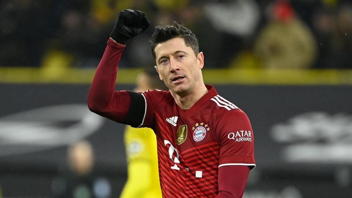 Lewandowski celebra su doblete ante el Dortmund