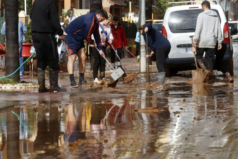 Nueva noche de tormenta y granizo en Málaga que desborda el río Campanillas