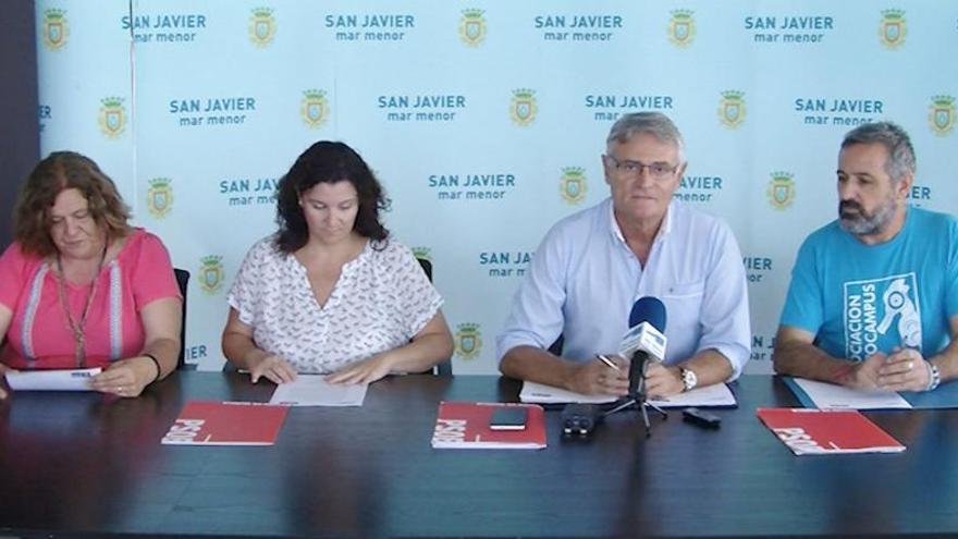 Responsables del PSOE y de Ganar San Javier, en la rueda de prensa conjunta que ofrecieron ayer.