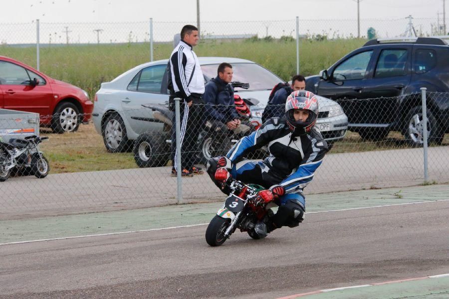 Exhibición de Minimotos en Morales del Vino