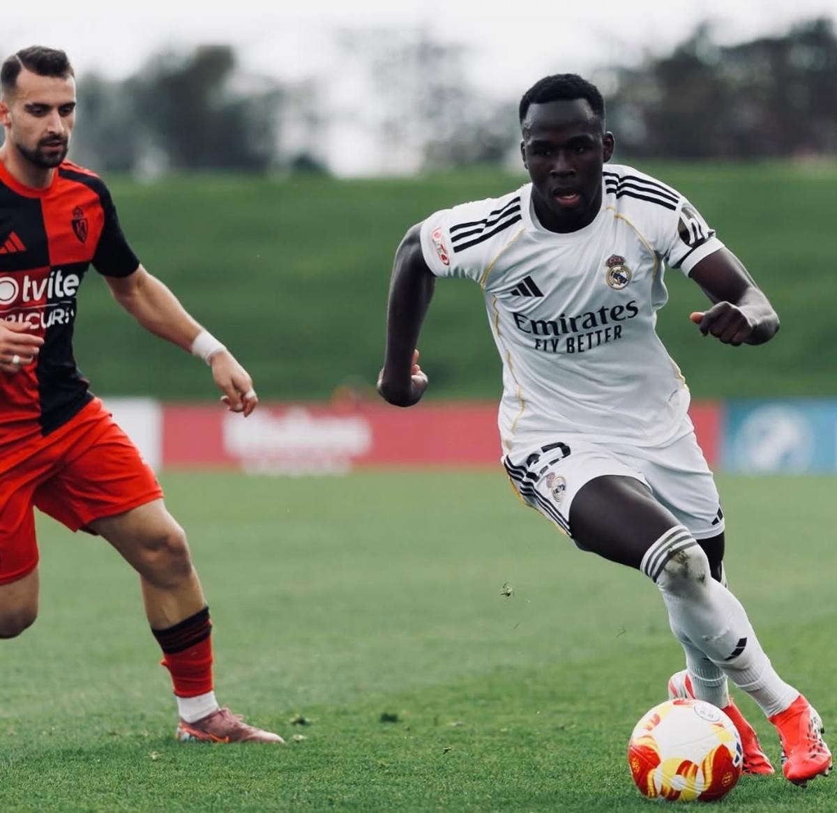 Lamini Fati en un duelo del Real Madrid Castilla contra La Ponferradina