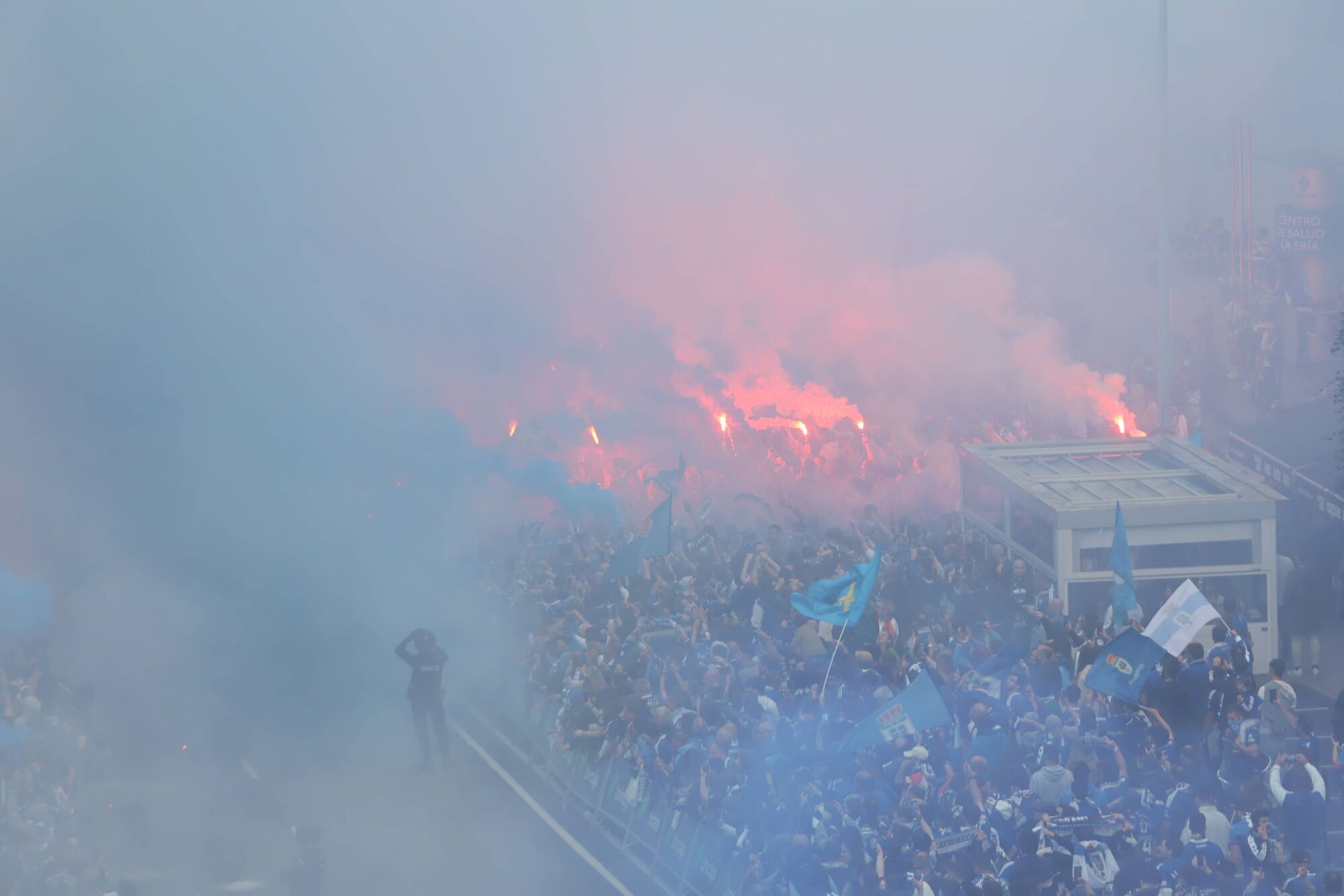 Así fue el recibimiento de la afición al Real Oviedo y toda la previa del último partido de la temporada