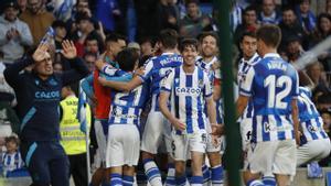 Resumen, goles y highlights del Real Sociedad 2 - 1 Rayo Vallecano de la jornada 30 de LaLiga Santander