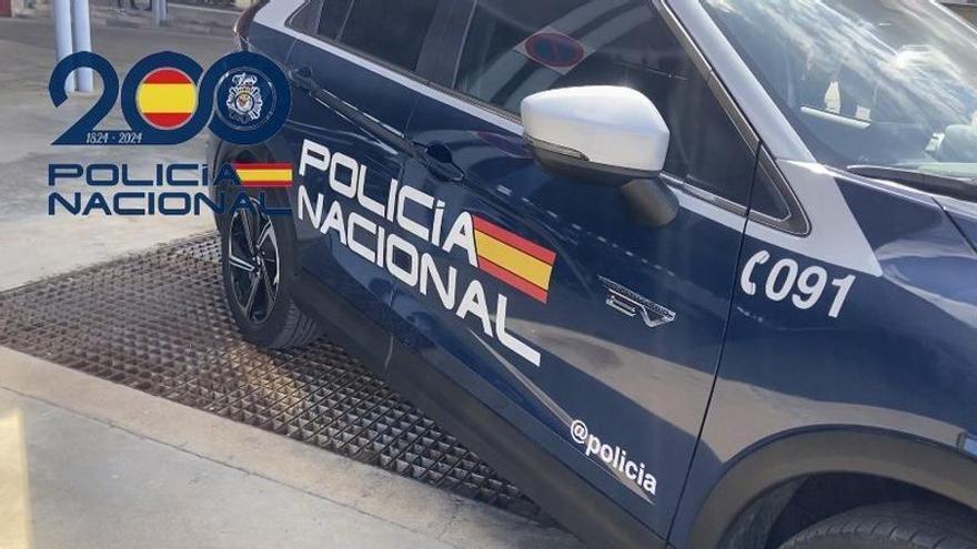 Detenido un hombre por apuñalar presuntamente a una mujer en el barrio del Juncal (Sevilla)