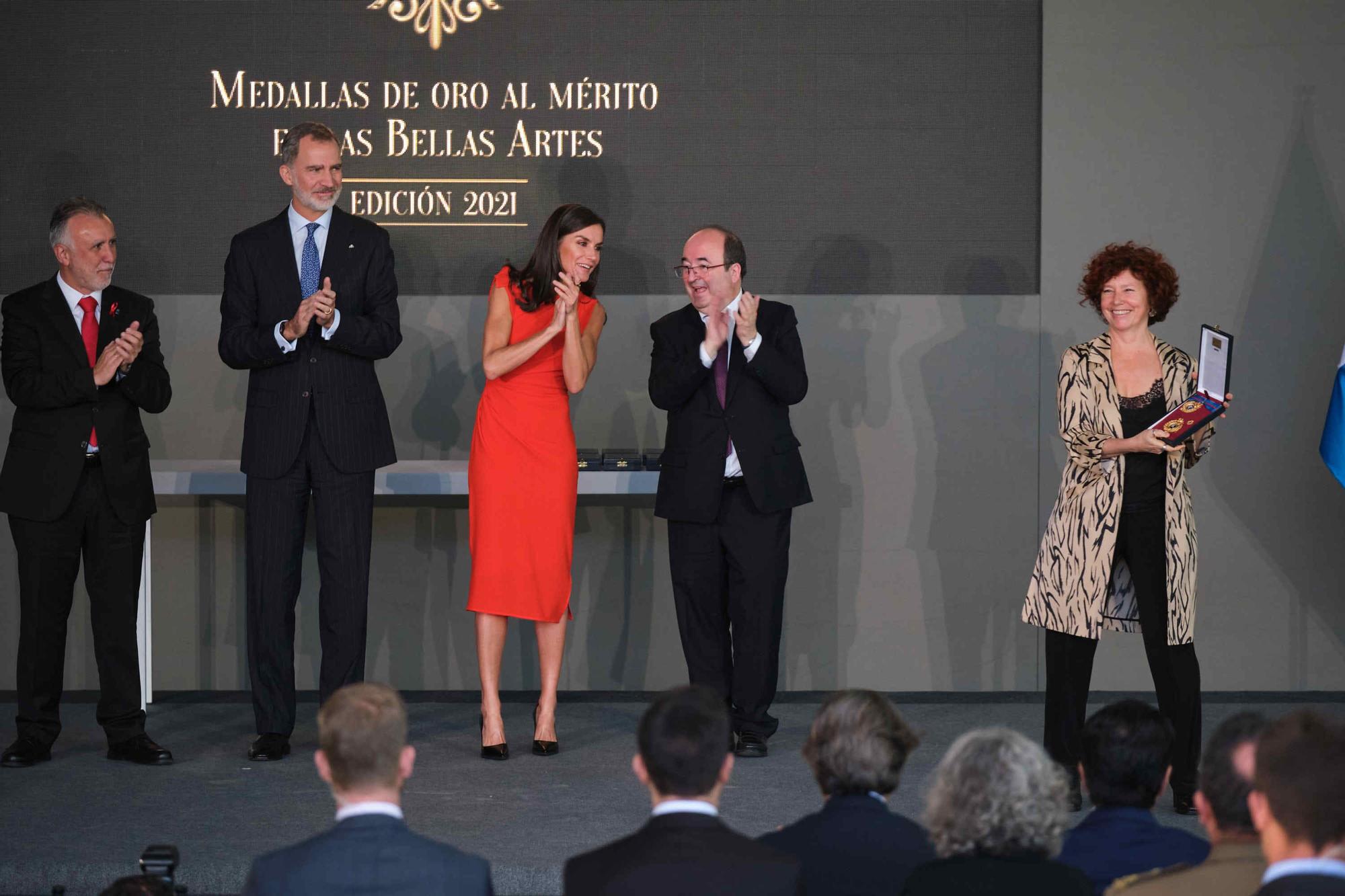 Los Reyes entregan en las Islas las Medallas de Oro al Mérito en las Bellas Artes a 32 personalidades de la cultura