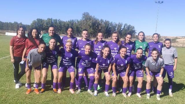El equipo de CD Bovedana posa antes de un encuentro de la temporada anterior. | CEDIDA
