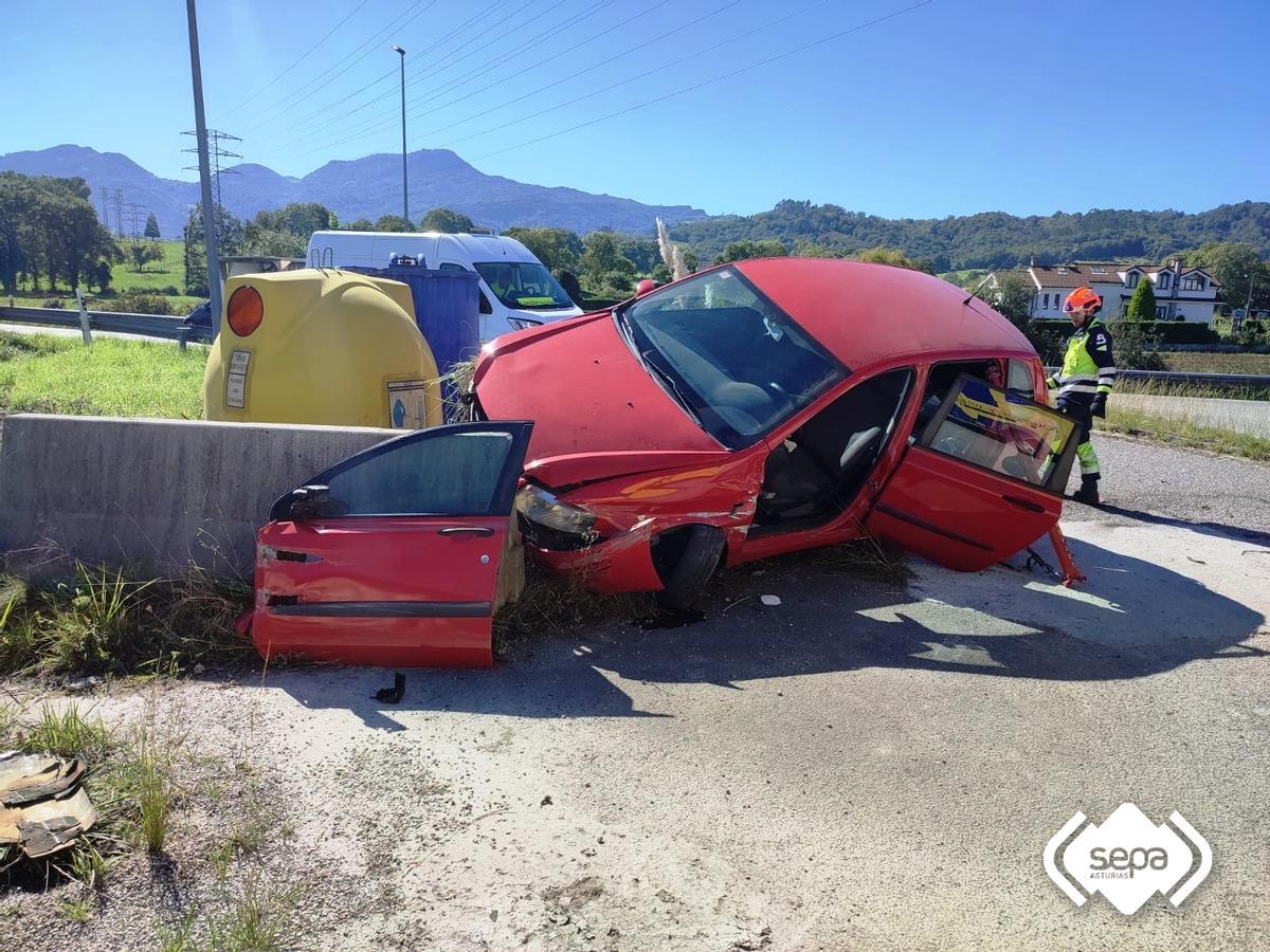 ACCIDENTE NAVA | Un herido tras salirse de la vía y chocar contra una ...