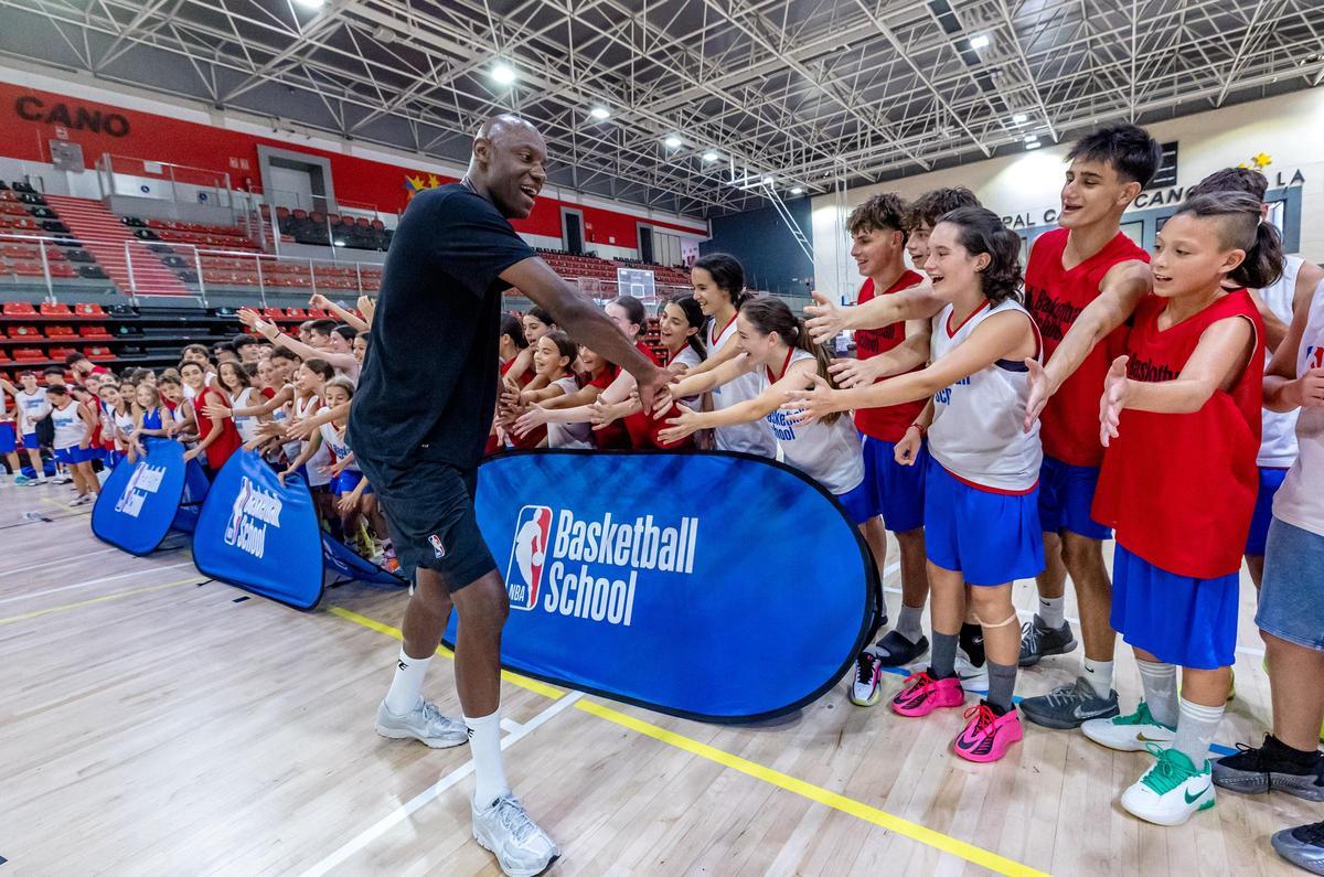 Francisco Elson, ex jugador y campeón de la NBA (San Antonio Spurs, 2007).