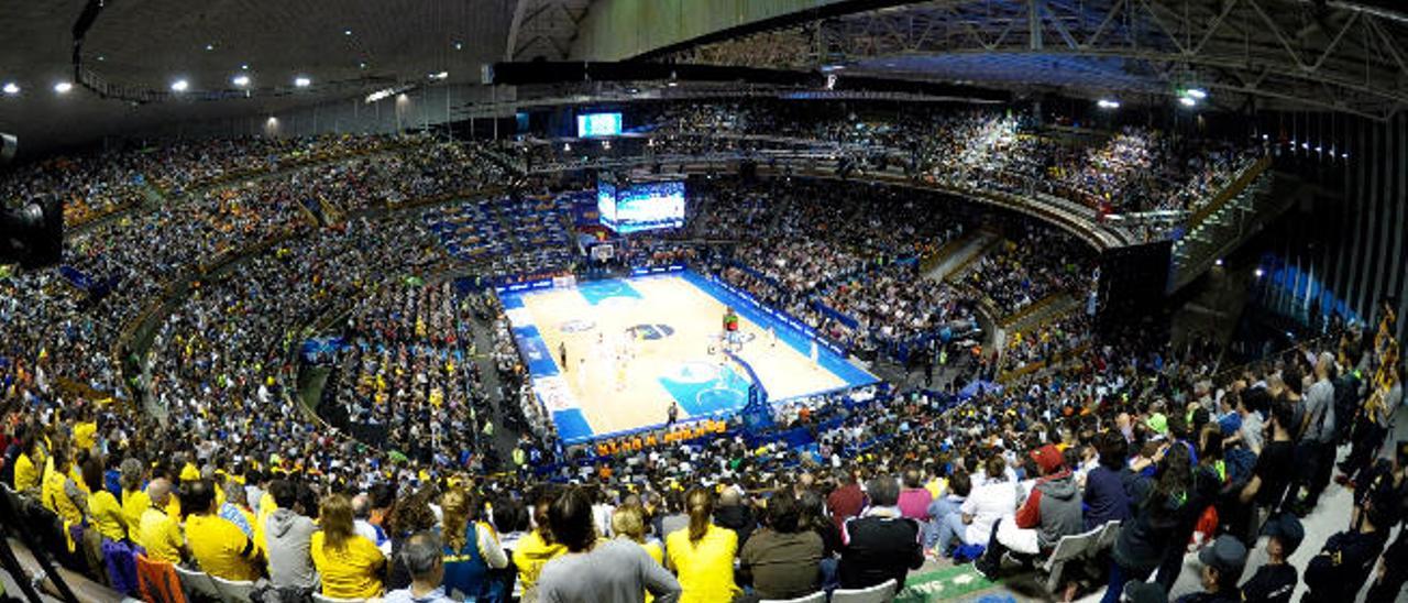 Panorámica del Coliseum durante la última final de la Copa del Rey entre el Granca y el Madrid.