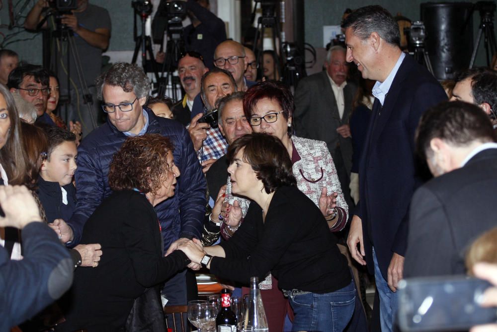 Albiol, Sáenz de Santamaría, Millo i Maria Àngels Olmedo, en un dinar-míting a Girona