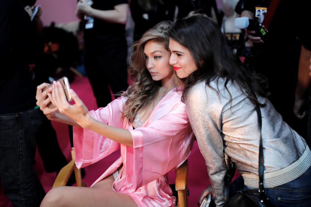 El backstage del desfile de Victoria''s Secret